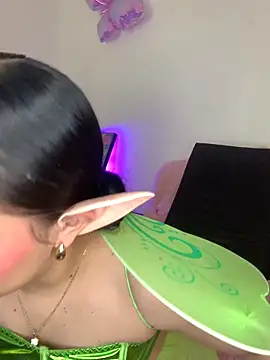 Snapshot of violettabond chatting on 11, 2, 2026 violettabond online show from 11, 2, 2026