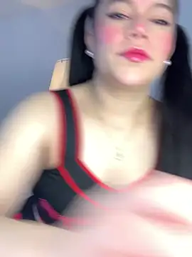 Snapshot of violettabond chatting on 19, 5, 2026 violettabond online show from 19, 5, 2026