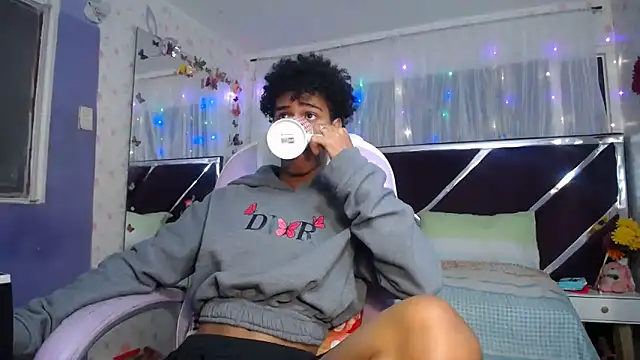 Santy bigcock 01 online show from 31, 3, 2026