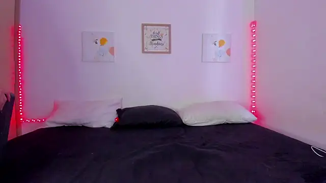 Snapshot of Miia__Jonees chatting on 15, 12, 2025 Miia Jonees online show from 15, 12, 2025