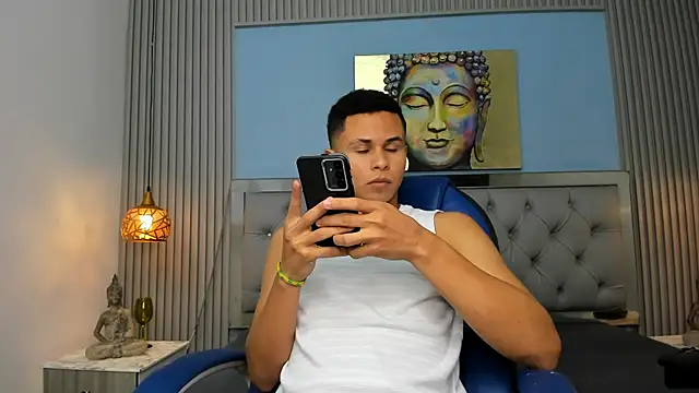 Snapshot of Liams18 chatting on 14, 4, 2026 Liams18 online show from 14, 4, 2026