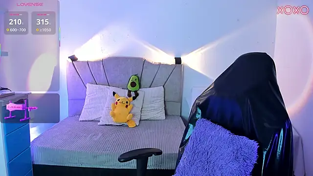 Snapshot of ravencollen chatting on 21, 11, 2025 ravencollen online show from 21, 11, 2025