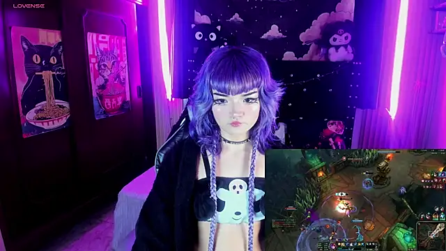 Snapshot of ravencollen chatting on 15, 5, 2026 ravencollen online show from 15, 5, 2026