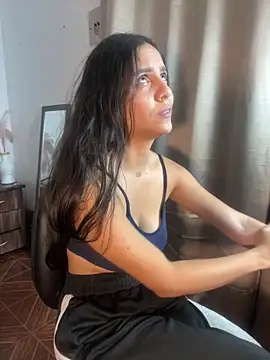 alisaa jhons1 online show from 11, 4, 2026