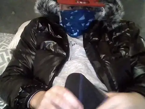 Snapshot of peluche374 chatting on 16, 4, 2026 peluche374 online show from 16, 4, 2026