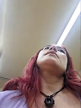 Snapshot of Eveelyn25xx chatting on 11, 11, 2025 Eveelyn25xx online show from 11, 11, 2025