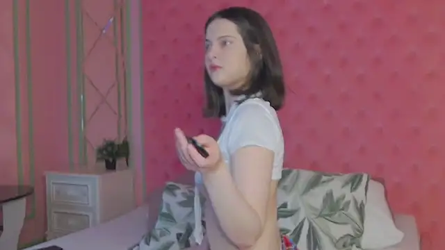 Snapshot of Ruby_de_Cherry chatting on 15, 6, 2026 Ruby de Cherry online show from 15, 6, 2026