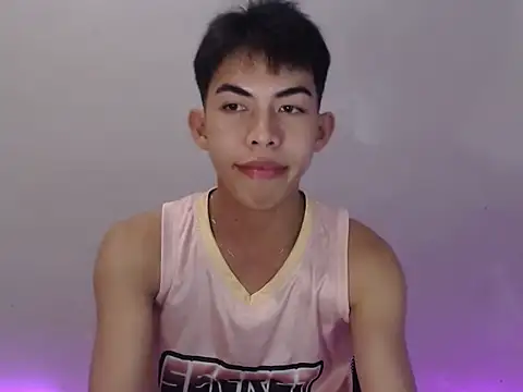 Snapshot of Urhotsilverboy chatting on 6, 5, 2026 Urhotsilverboy online show from 6, 5, 2026
