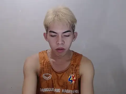 Snapshot of Urhotsilverboy chatting on 29, 5, 2026 Urhotsilverboy online show from 29, 5, 2026