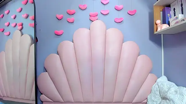 luci miller online show from 31, 3, 2026