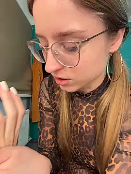 Snapshot of EveLunny chatting on 1, 2, 2026 EveLunny online show from 1, 2, 2026