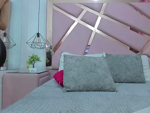 Snapshot of IvonJanice chatting on 26, 11, 2025 IvonJanice online show from 26, 11, 2025