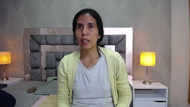 Snapshot of GiselaZivic chatting on 5, 6, 2026 GiselaZivic online show from 5, 6, 2026