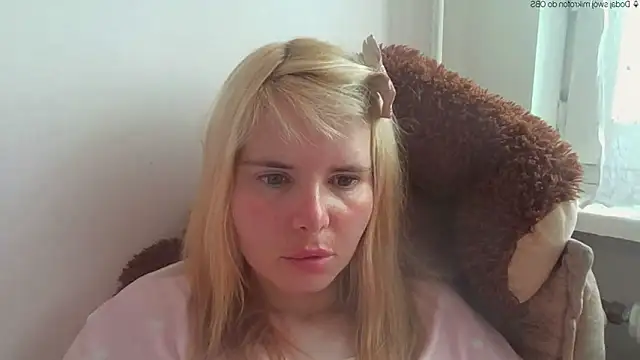 Snapshot of HornyElena chatting on 3, 6, 2026 HornyElena online show from 3, 6, 2026