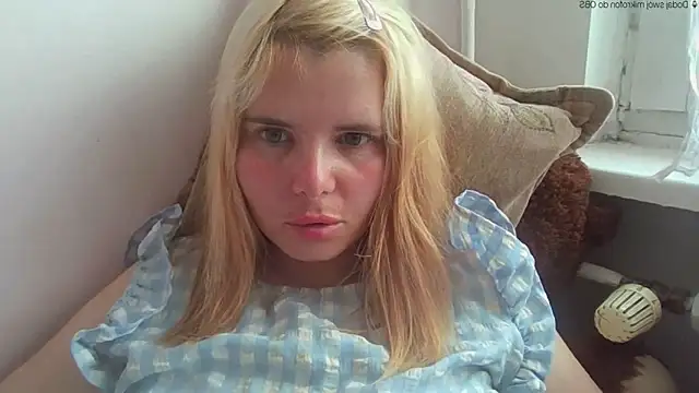 Snapshot of HornyElena chatting on 4, 6, 2026 HornyElena online show from 4, 6, 2026
