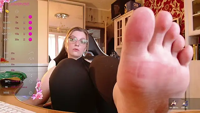 Snapshot of dominyantrix chatting on 9, 11, 2025 dominyantrix online show from 9, 11, 2025