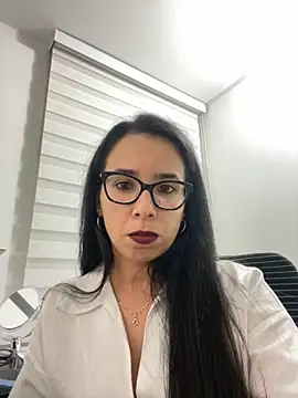 Snapshot of Vicky_ro chatting on 6, 11, 2025 Vicky ro online show from 6, 11, 2025