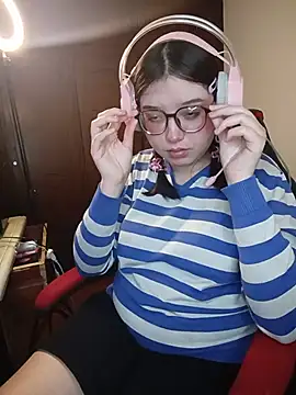 Snapshot of Michi_sauria1 chatting on 15, 7, 2026 Michi sauria1 online show from 15, 7, 2026