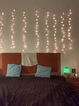 Snapshot of massagistahotbrunette chatting on 2, 12, 2025 massagistahotbrunette online show from 2, 12, 2025