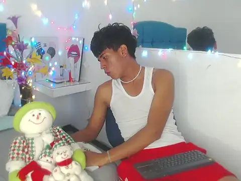 Valentino Lane online show from 2, 12, 2025