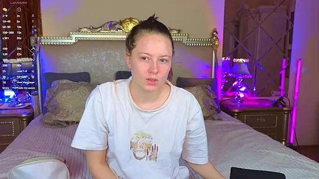 Snapshot of HolyBabyDoll chatting on 10, 11, 2025 HolyBabyDoll online show from 10, 11, 2025