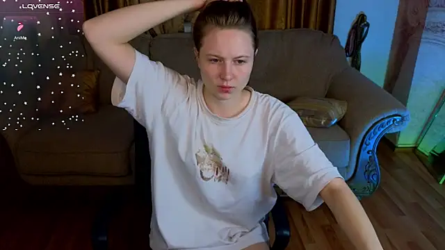 Snapshot of HolyBabyDoll chatting on 16, 11, 2025 HolyBabyDoll online show from 16, 11, 2025