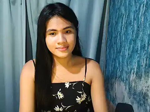 Snapshot of Rema_thebigcock chatting on 5, 7, 2026 Rema thebigcock online show from 5, 7, 2026