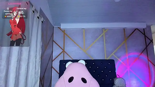 Snapshot of _vaiolet_owo chatting on 8, 2, 2026 vaiolet owo online show from 8, 2, 2026