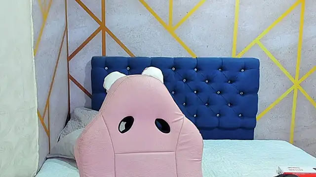 Snapshot of _vaiolet_owo chatting on 12, 2, 2026 vaiolet owo online show from 12, 2, 2026