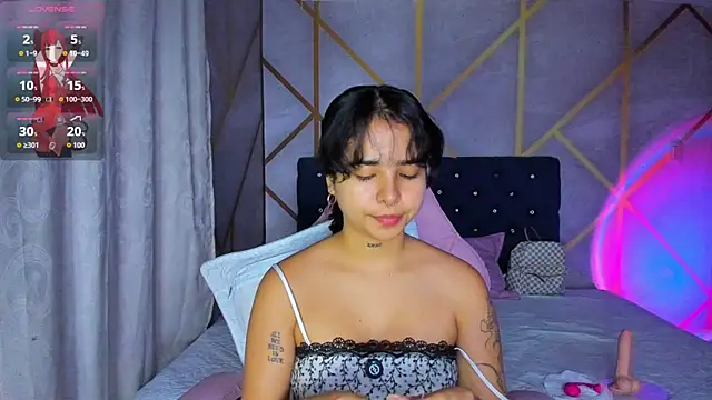 Snapshot of _vaiolet_owo chatting on 14, 2, 2026 vaiolet owo online show from 14, 2, 2026