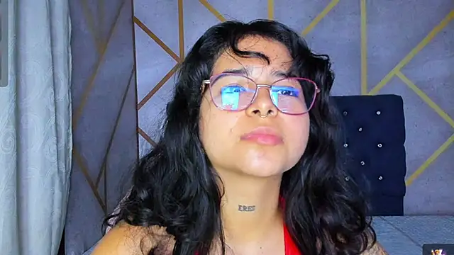 Snapshot of _vaiolet_owo chatting on 21, 2, 2026 vaiolet owo online show from 21, 2, 2026