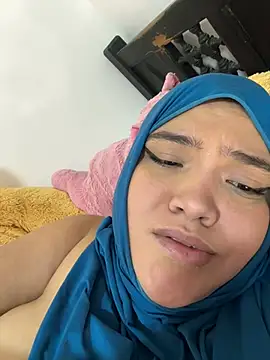Snapshot of sweetmuslim01 chatting on 9, 12, 2024 sweetmuslim01 online show from 9, 12, 2024