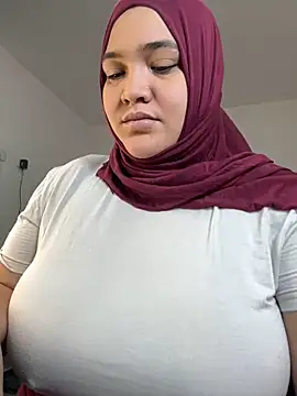 Snapshot of sweetmuslim01 chatting on 14, 2, 2025 sweetmuslim01 online show from 14, 2, 2025
