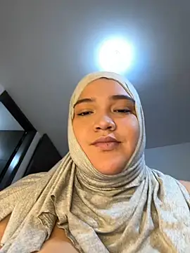 Snapshot of sweetmuslim01 chatting on 11, 3, 2025 sweetmuslim01 online show from 11, 3, 2025