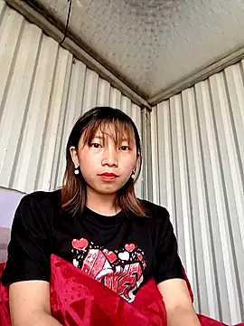 Snapshot of julybi chatting on 4, 12, 2025 julybi online show from 4, 12, 2025