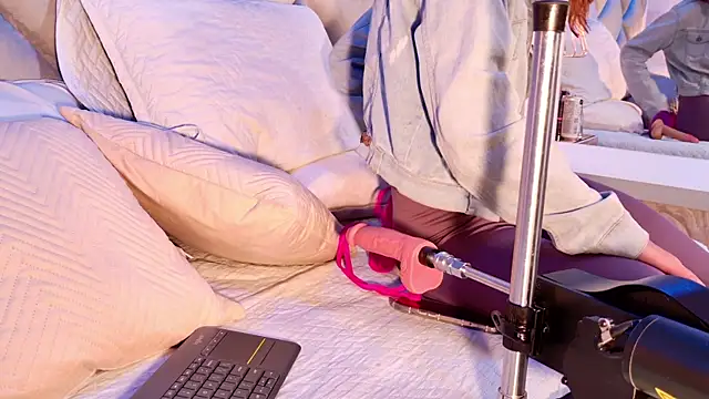 crystal gilton online show from 10, 2, 2026