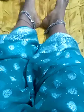 Snapshot of Rathi_telugu_couple chatting on 4, 5, 2026 Rathi telugu couple online show from 4, 5, 2026