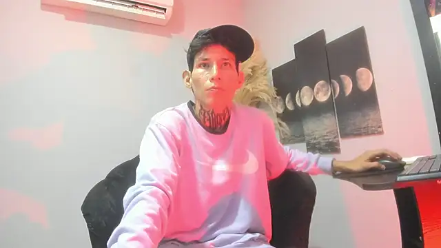 Snapshot of David_Power chatting on 12, 11, 2025 David Power online show from 12, 11, 2025