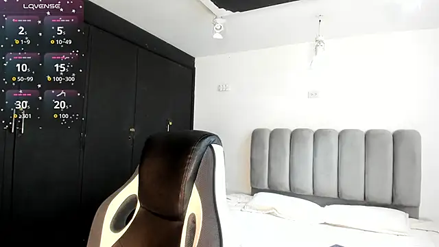 ZarinaWynne online show from 26, 4, 2026