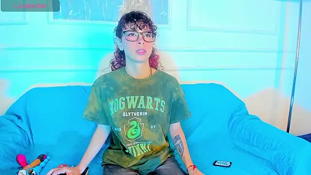 Snapshot of AliceMadnes chatting on 16, 1, 2026 AliceMadnes online show from 16, 1, 2026