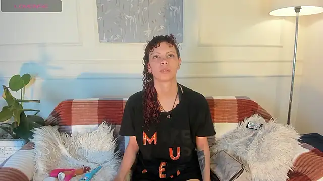 Snapshot of AliceMadnes chatting on 17, 1, 2026 AliceMadnes online show from 17, 1, 2026