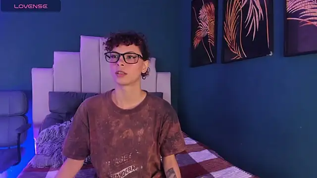 Snapshot of AliceMadnes chatting on 26, 2, 2026 AliceMadnes online show from 26, 2, 2026