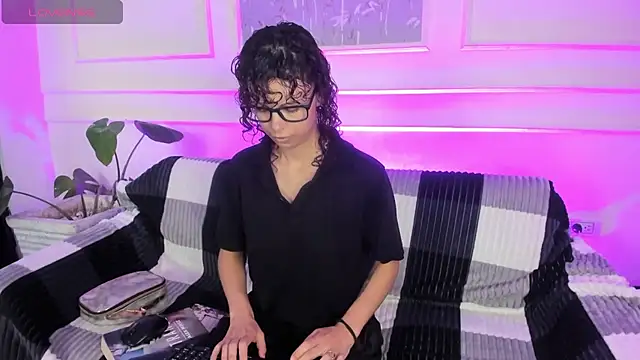 Snapshot of AliceMadnes chatting on 7, 3, 2026 AliceMadnes online show from 7, 3, 2026