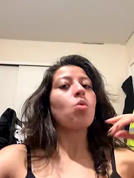 Snapshot of SaintNina chatting on 27, 11, 2025 SaintNina online show from 27, 11, 2025