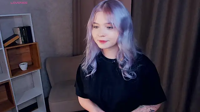 Snapshot of DonnetteShaban chatting on 8, 11, 2025 DonnetteShaban online show from 8, 11, 2025