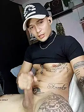 Snapshot of strong_dick7in chatting on 22, 7, 2026 strong dick7in online show from 22, 7, 2026