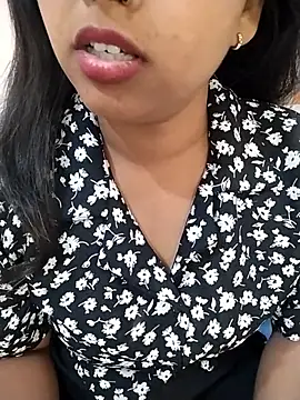 Snapshot of Sexy_Divya__ chatting on 9, 5, 2026 Sexy Divya online show from 9, 5, 2026