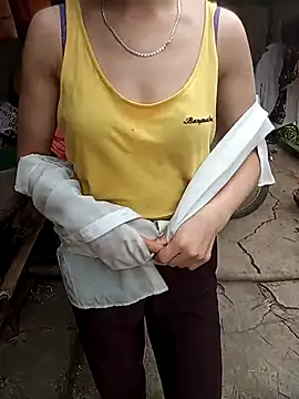 Lynn-122 online show from 7, 4, 2026