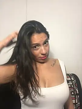 Snapshot of Vianca_Costt chatting on 24, 5, 2026 Vianca Costt online show from 24, 5, 2026