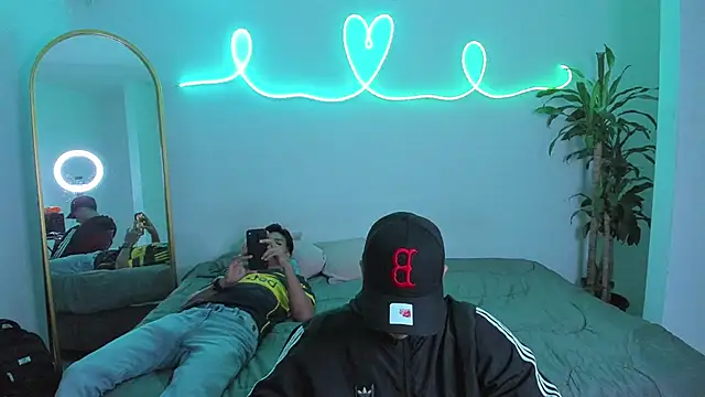 Snapshot of shark_boy28 chatting on 2, 12, 2025 shark boy28 online show from 2, 12, 2025